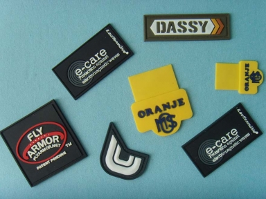 custom pvc garment rubber badges